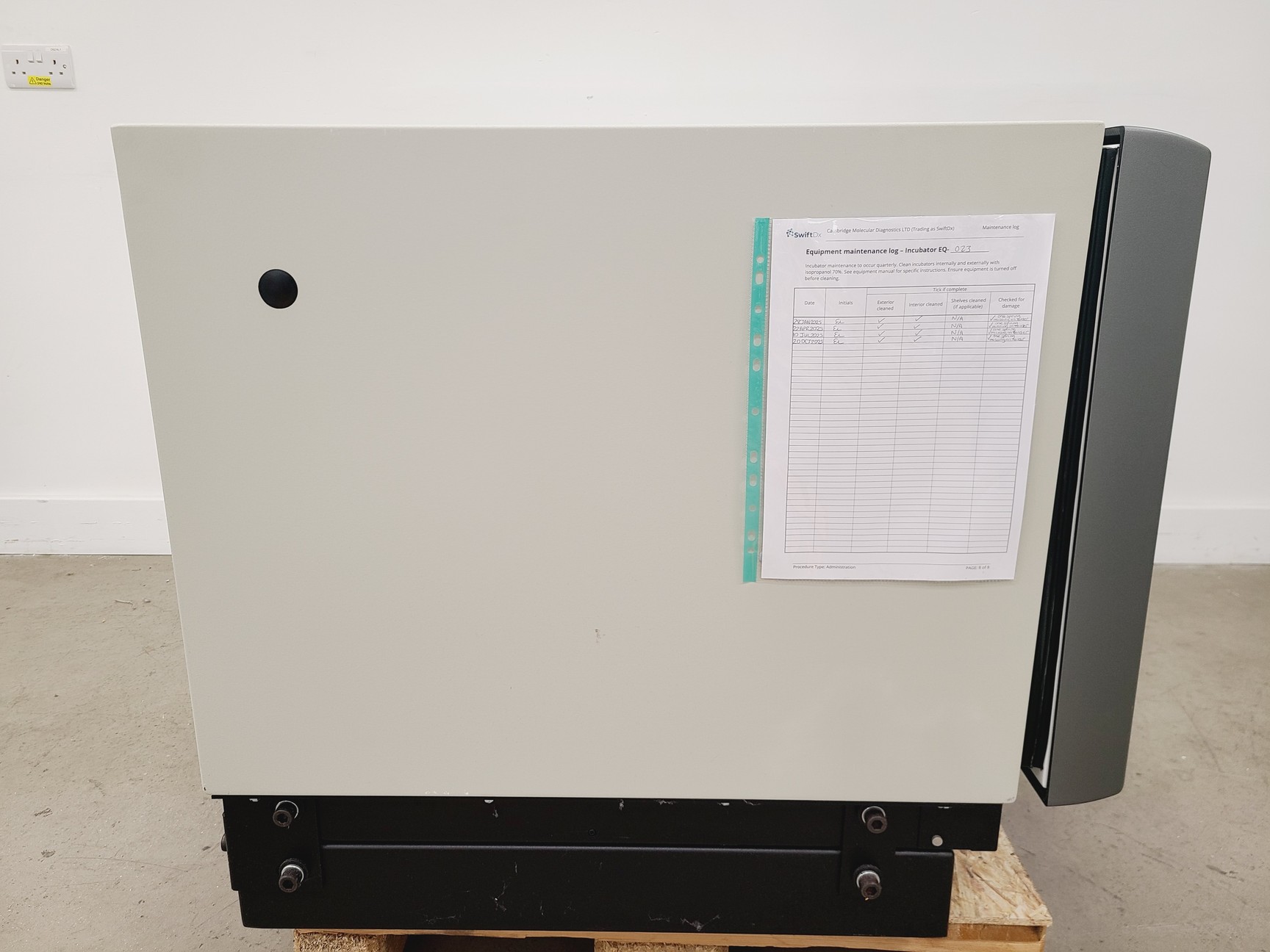 Image of Eppendorf New Brunswick Innova 44 Incubator Shaker Lab