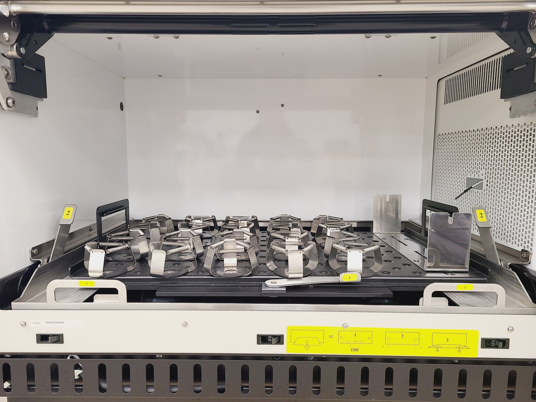 Image of Eppendorf New Brunswick Innova 44 Incubator Shaker Lab