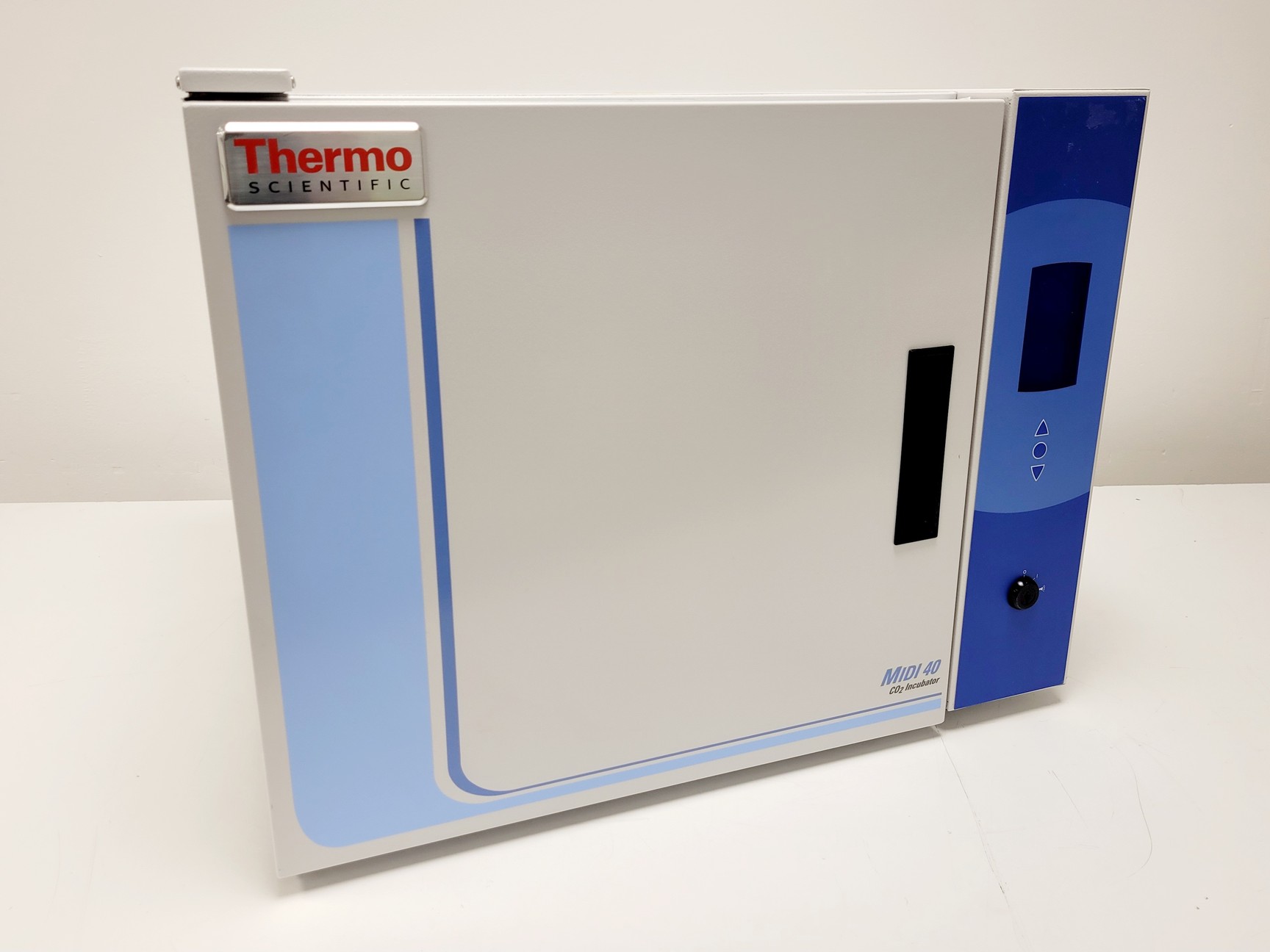 Image of Thermo Scientific Midi 40 Model 3404 CO2 Incubator