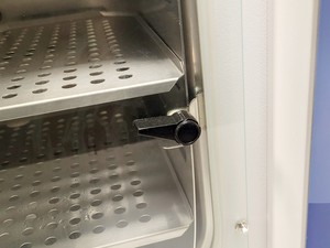 Thumbnail image of Thermo Scientific Midi 40 Model 3404 CO2 Incubator
