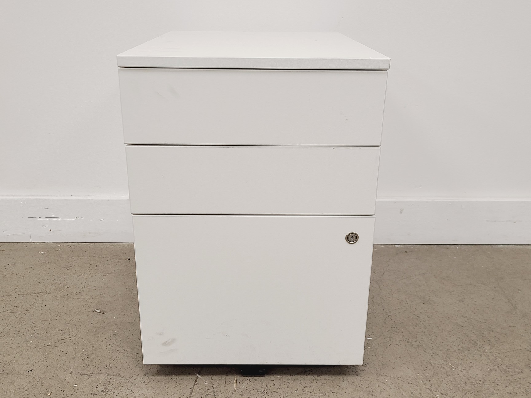 Image of Senator White 3-Drawer Under Bench Filing Cabinet Model UTM3F WH