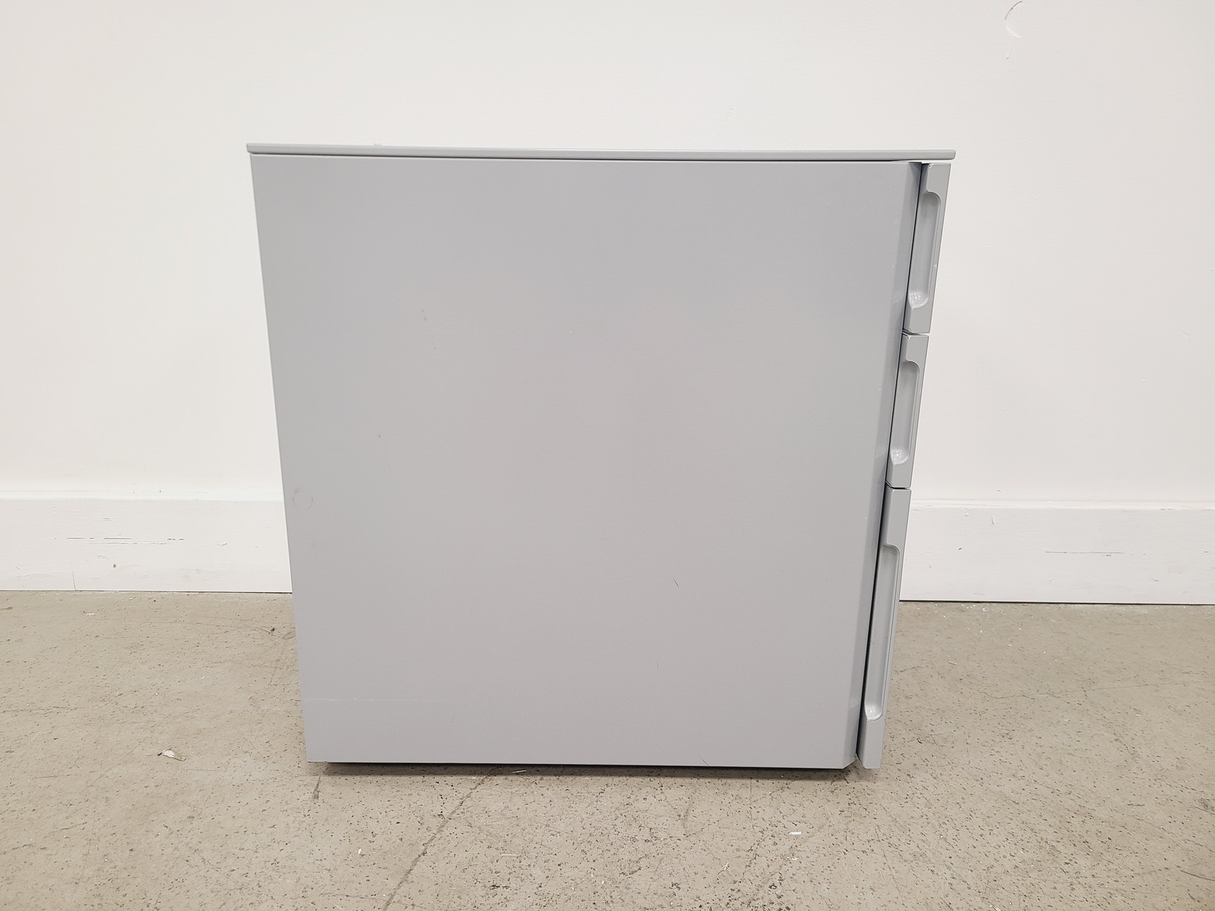 Image of Metal 3-Drawer Under Bench Filing Cabinet