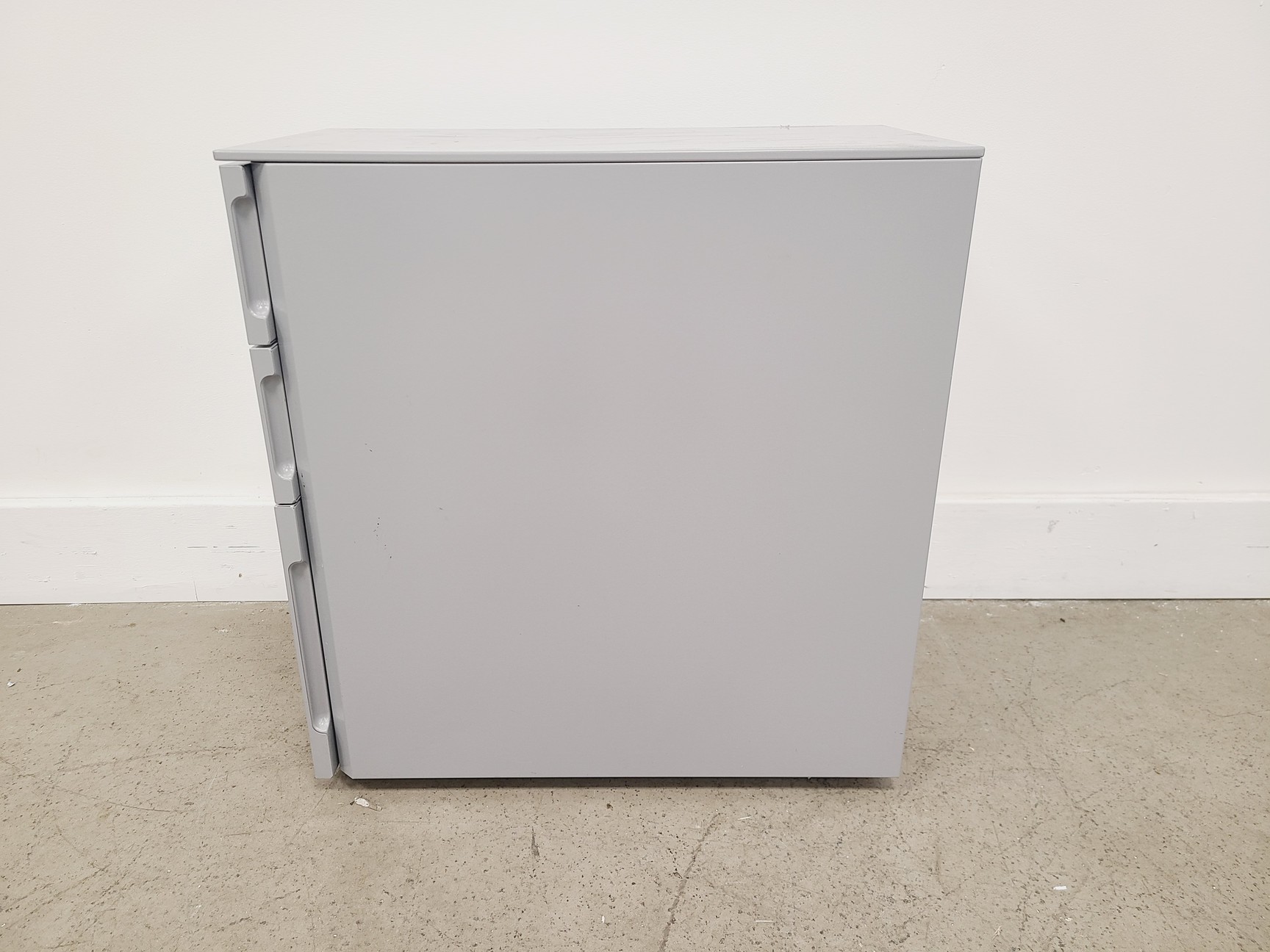 Image of Metal 3-Drawer Under Bench Filing Cabinet