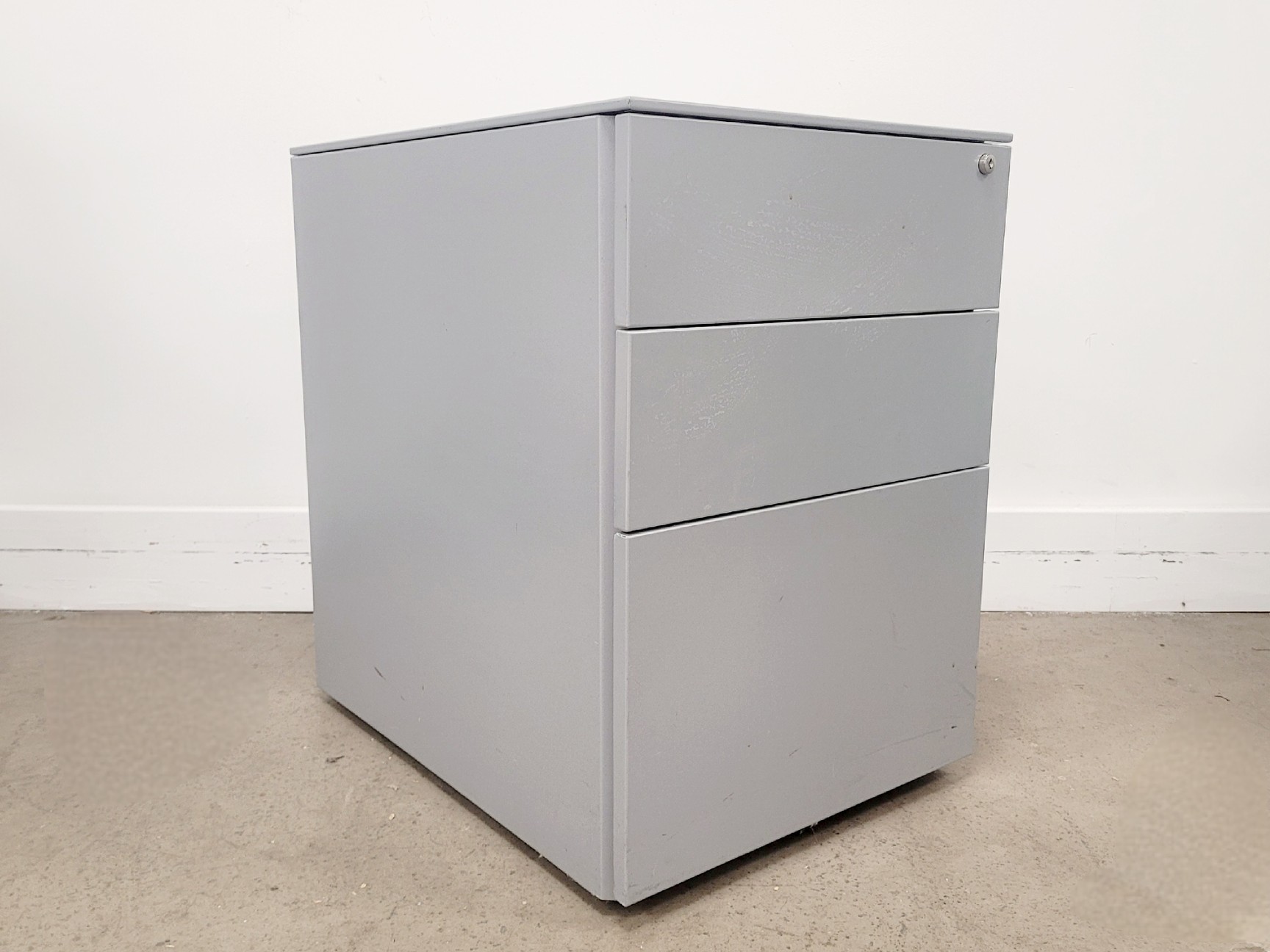 Image of Silver Metal 3 Drawer Cabinet