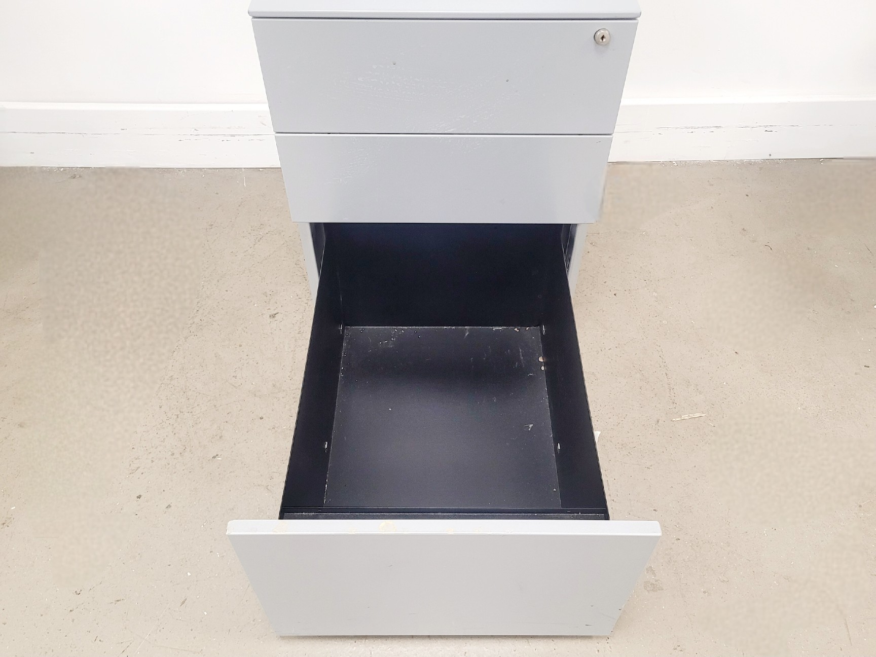 Image of Silver Metal 3 Drawer Cabinet