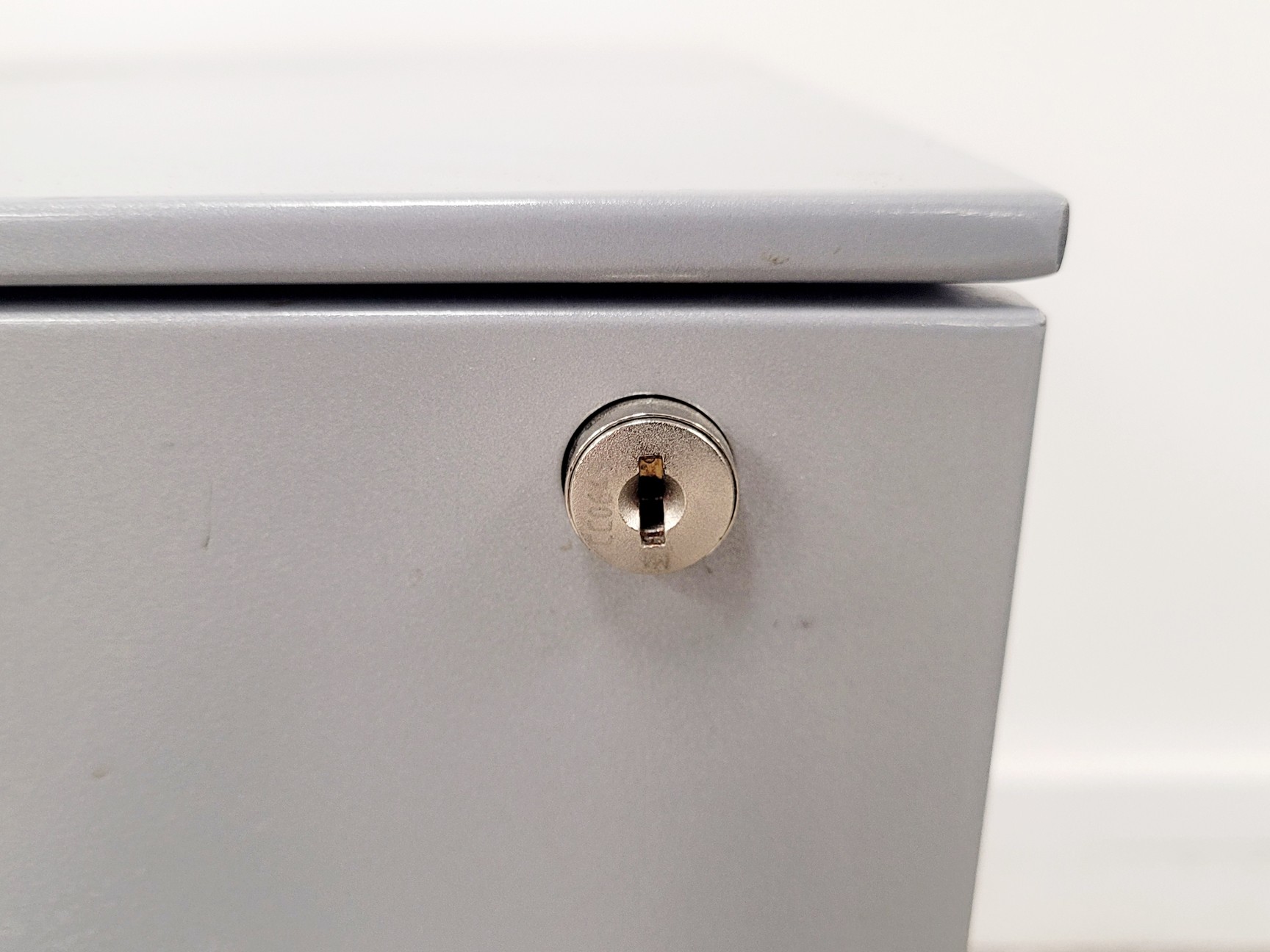 Image of Silver Metal 3 Drawer Cabinet