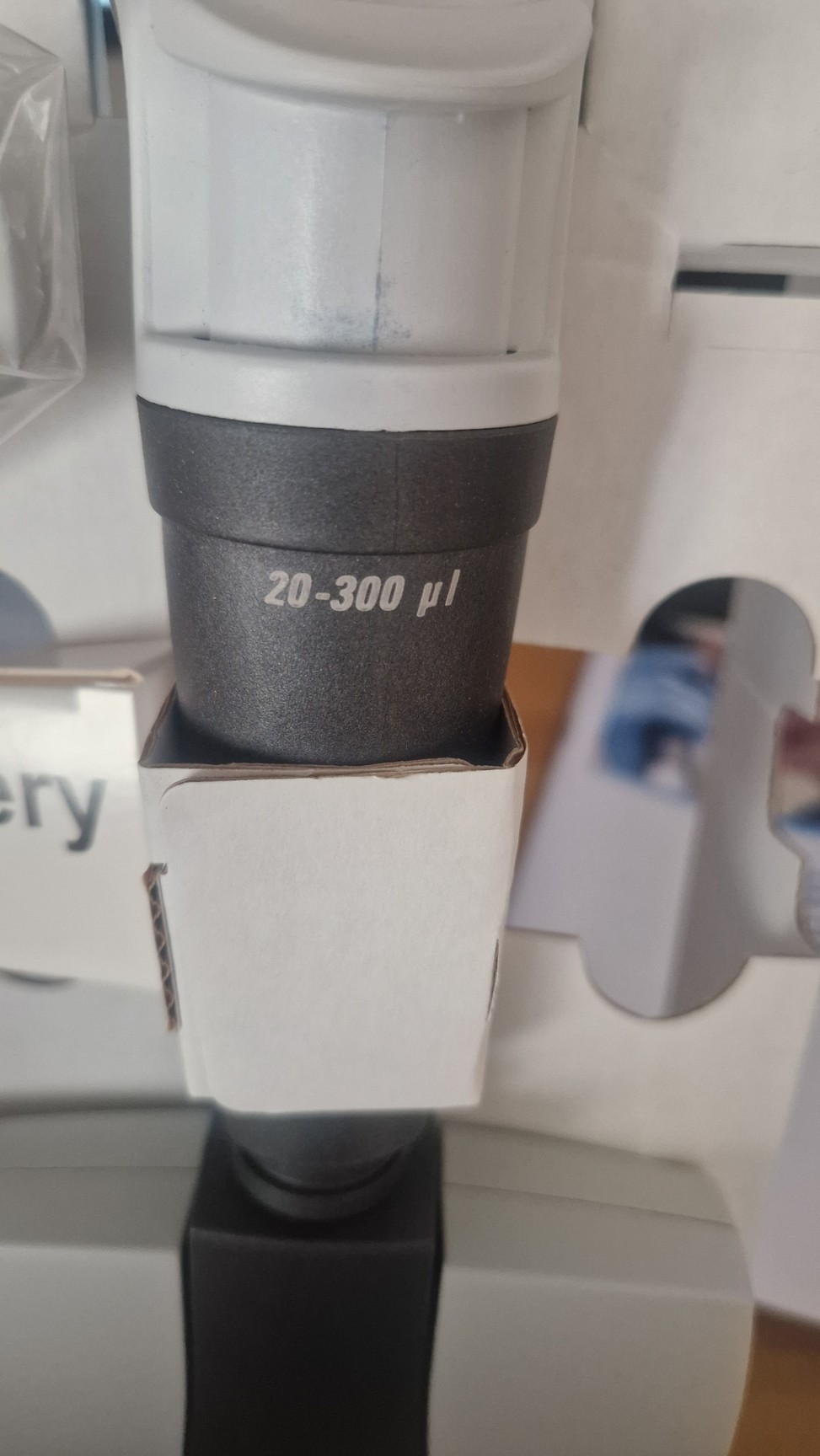 Image of Finnpipette MCP12 20–300 µL Multichannel Pipette