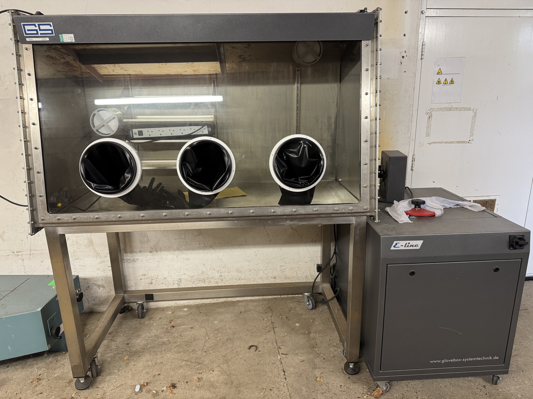 Image of GS Glovebox Systemtechnik Mega 2 Glovebox Lab