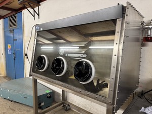 Thumbnail image of GS Glovebox Systemtechnik Mega 2 Glovebox Lab