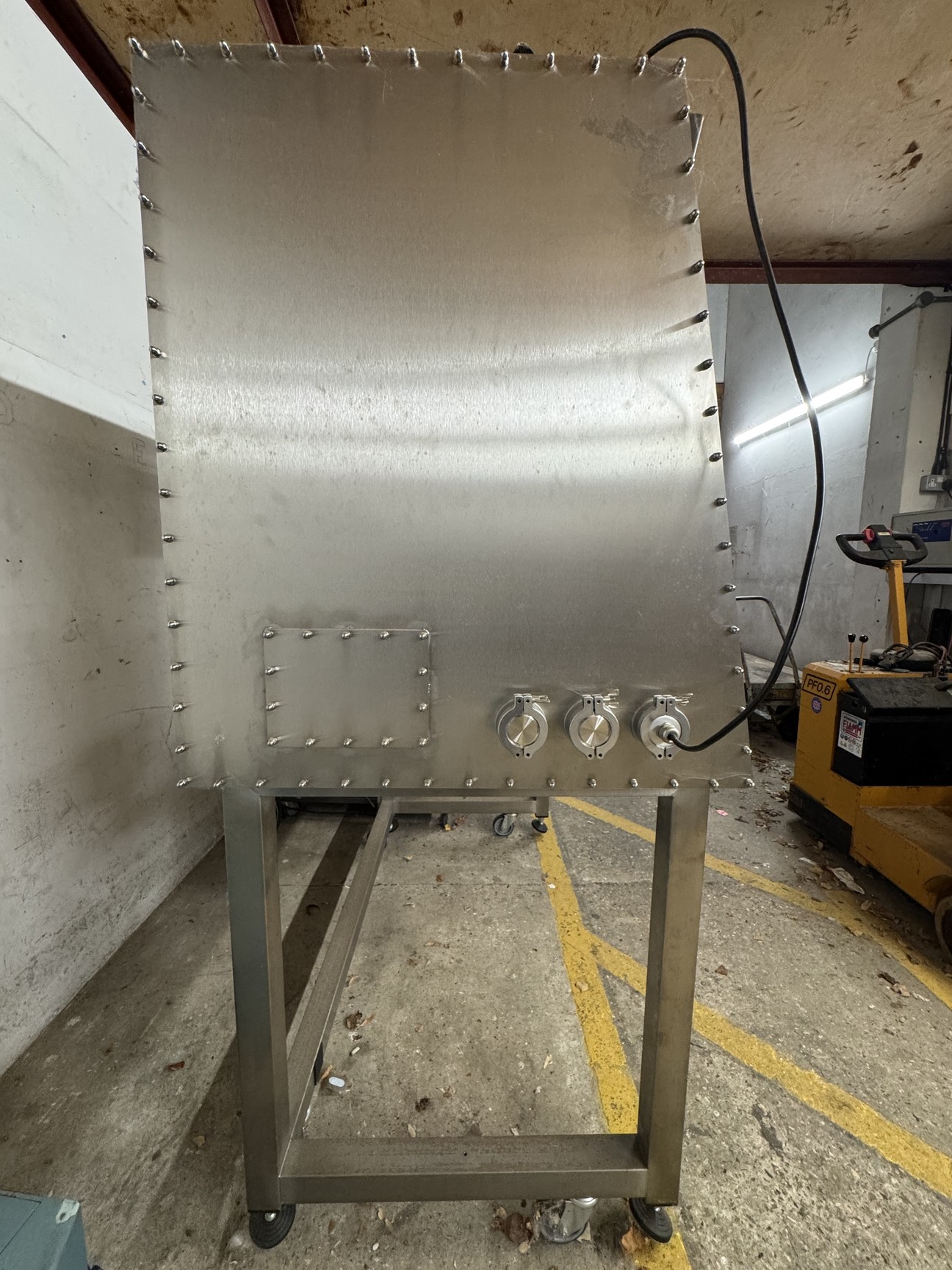 Image of GS Glovebox Systemtechnik Mega 2 Glovebox Lab