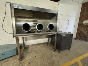 Thumbnail image of GS Glovebox Systemtechnik Mega 2 Glovebox Lab