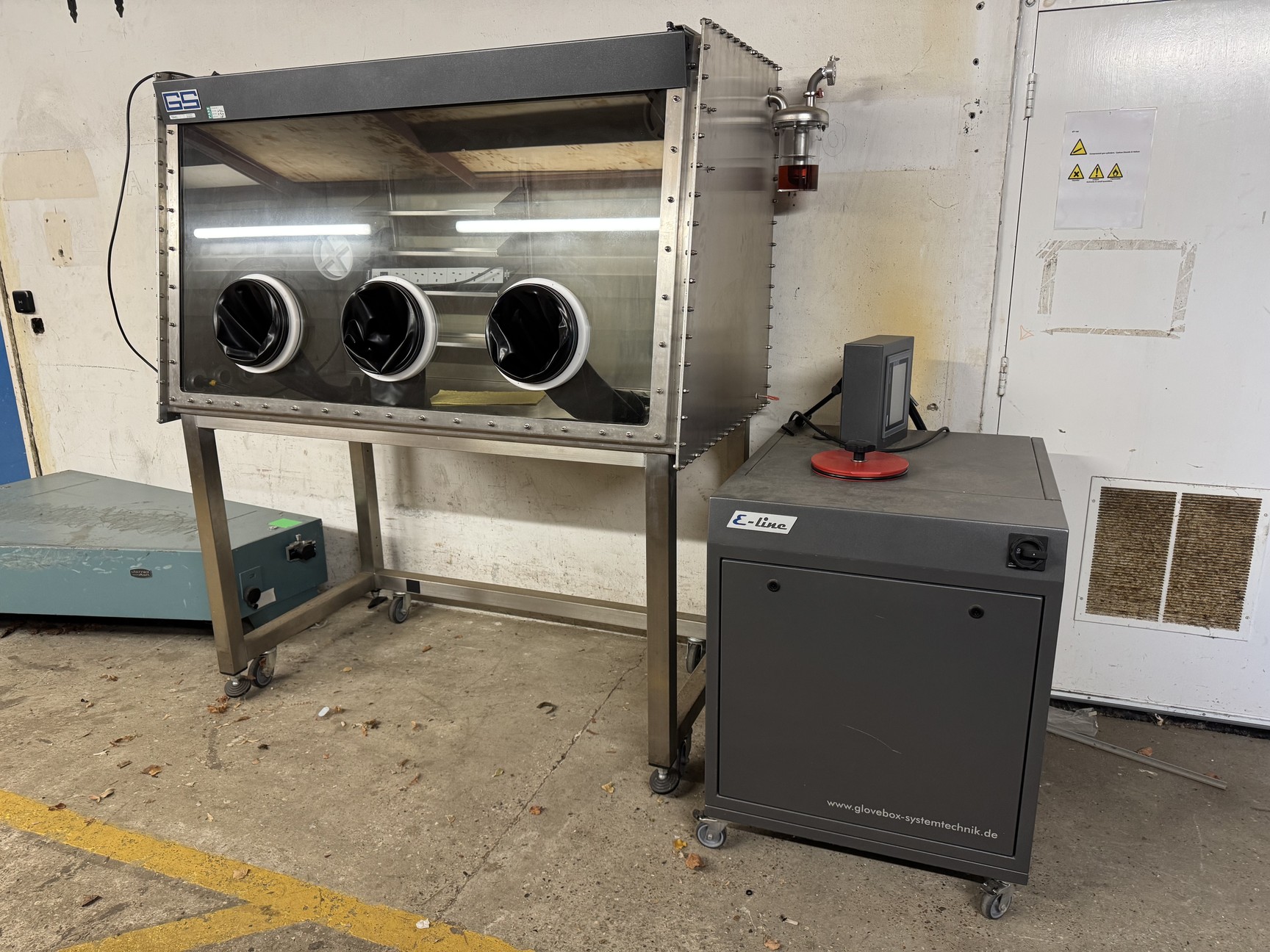 Image of GS Glovebox Systemtechnik Mega 2 Glovebox Lab