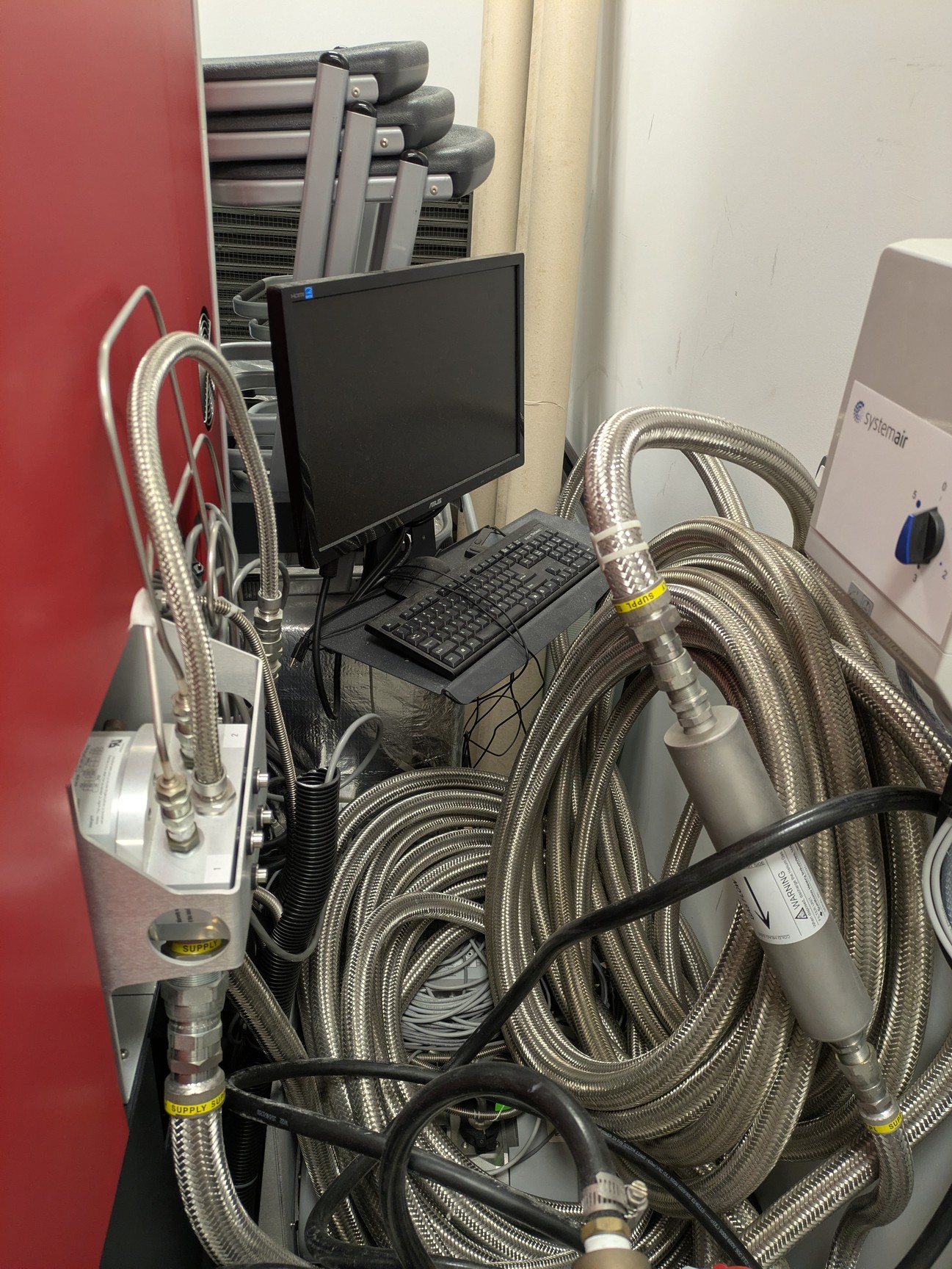 Image of 3rd Generation MPMS SQUID Magnetometer with 7.0 Tesla Magnet