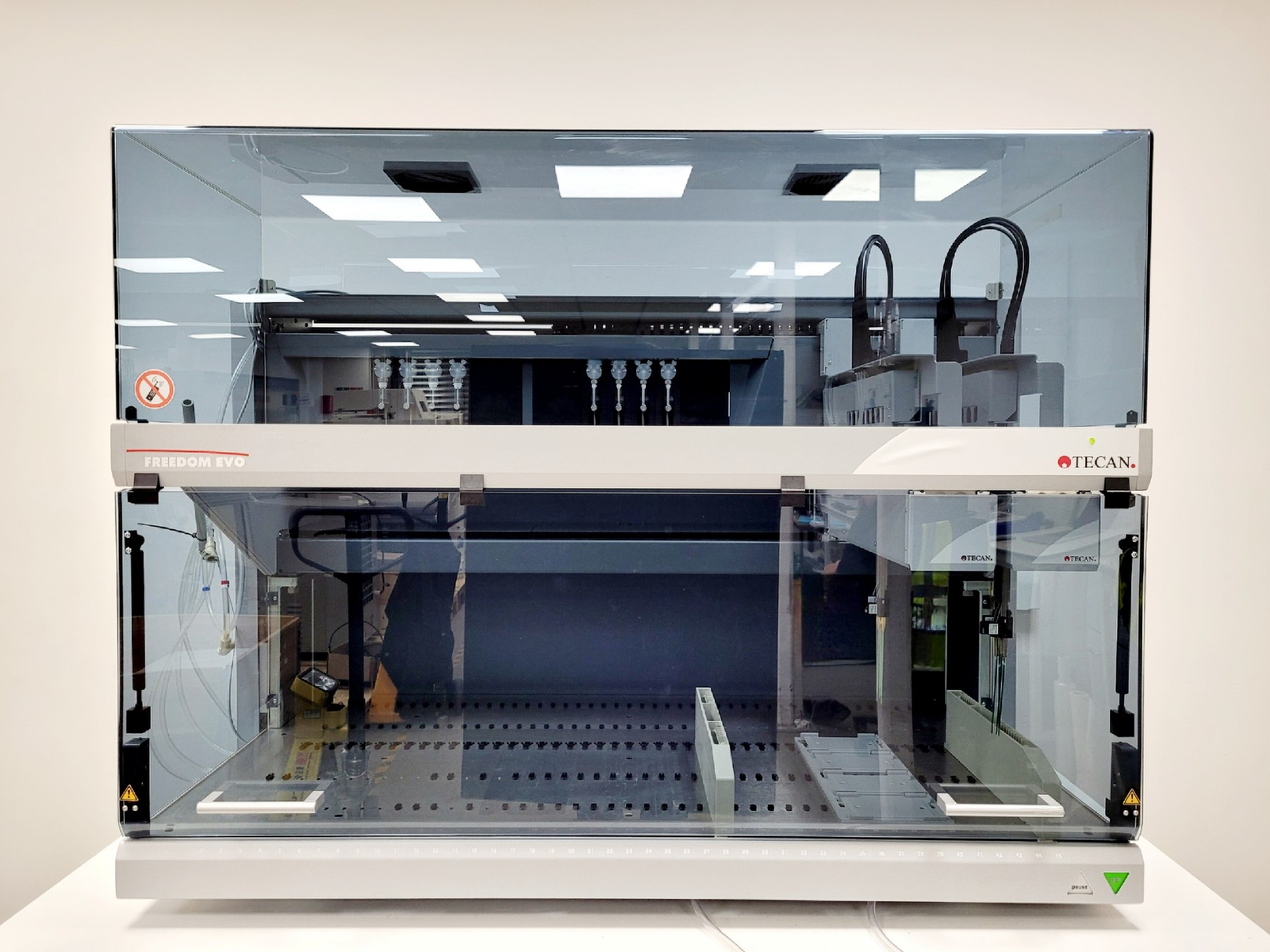 Image of Tecan Freedom Evo-2 150 Base Liquid Handler System w/ Software & PC Lab