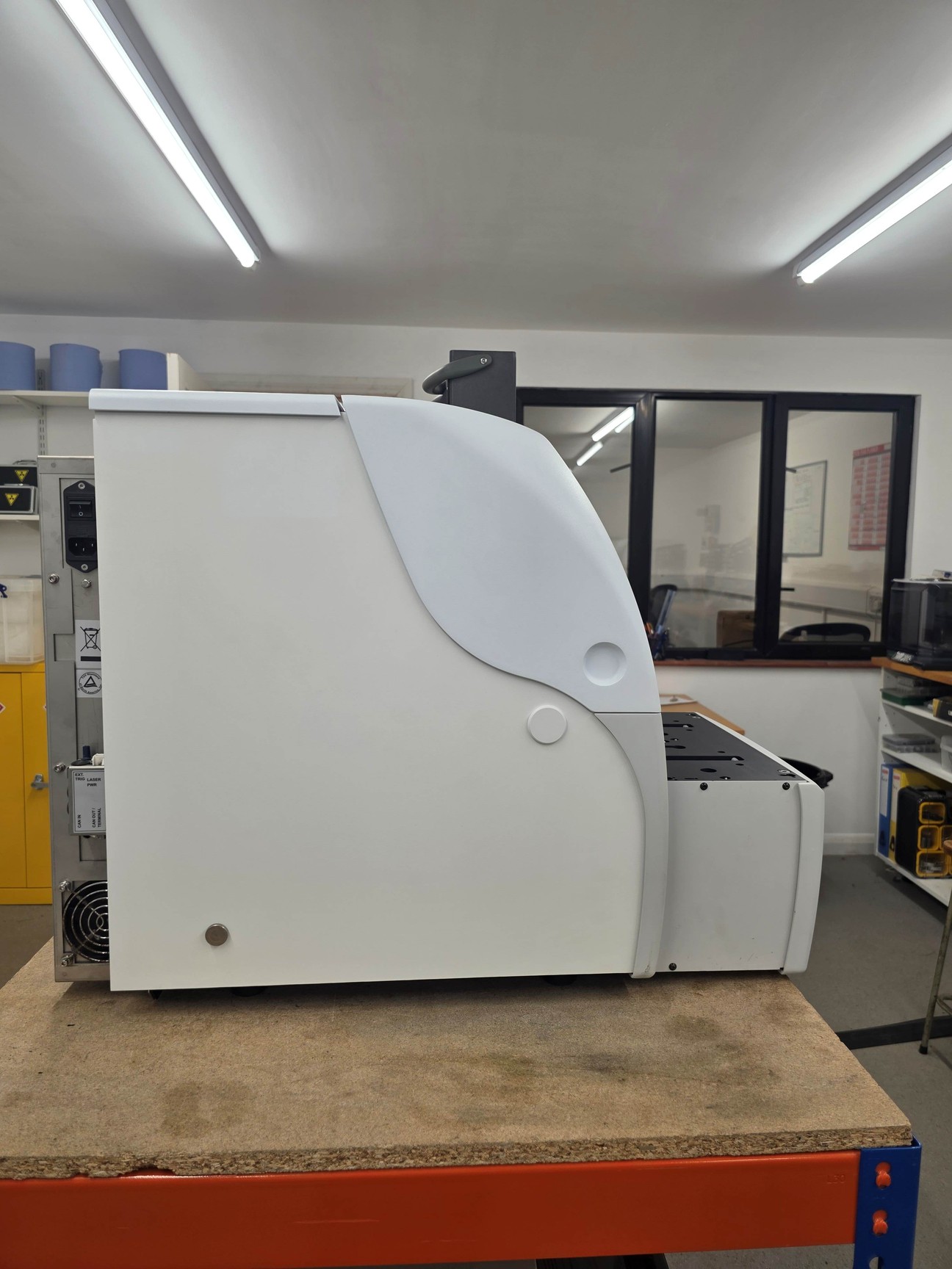 Image of PerkinElmer EnVision 2105 Multilabel Plate Reader with Stacker & PC