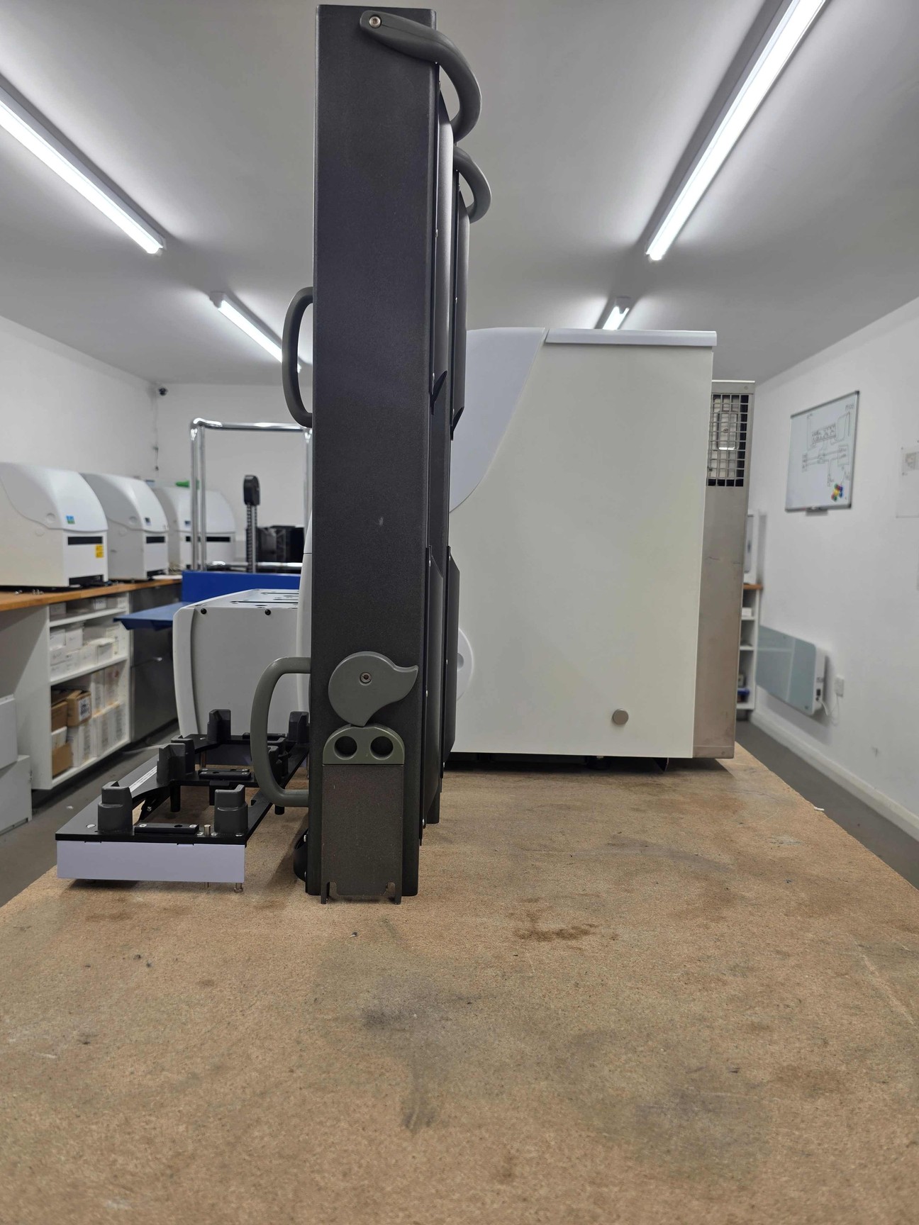 Image of PerkinElmer EnVision 2105 Multilabel Plate Reader with Stacker & PC