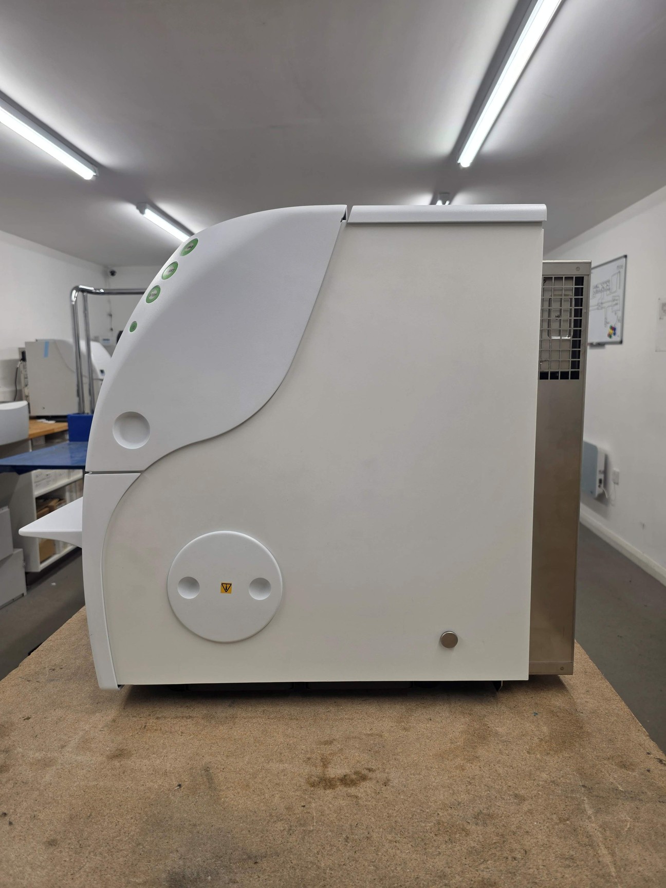 Image of PerkinElmer EnVision 2105 Multilabel Plate Reader with Monochromator & PC